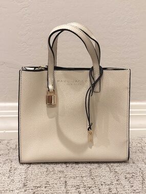 Marc Jacobs Mini Grind Tote White Pebbled Leather Crossbody Bag Lock Key